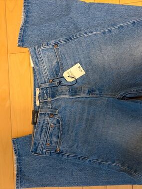 Levi’s wedgie straight 28/30 BNWT
